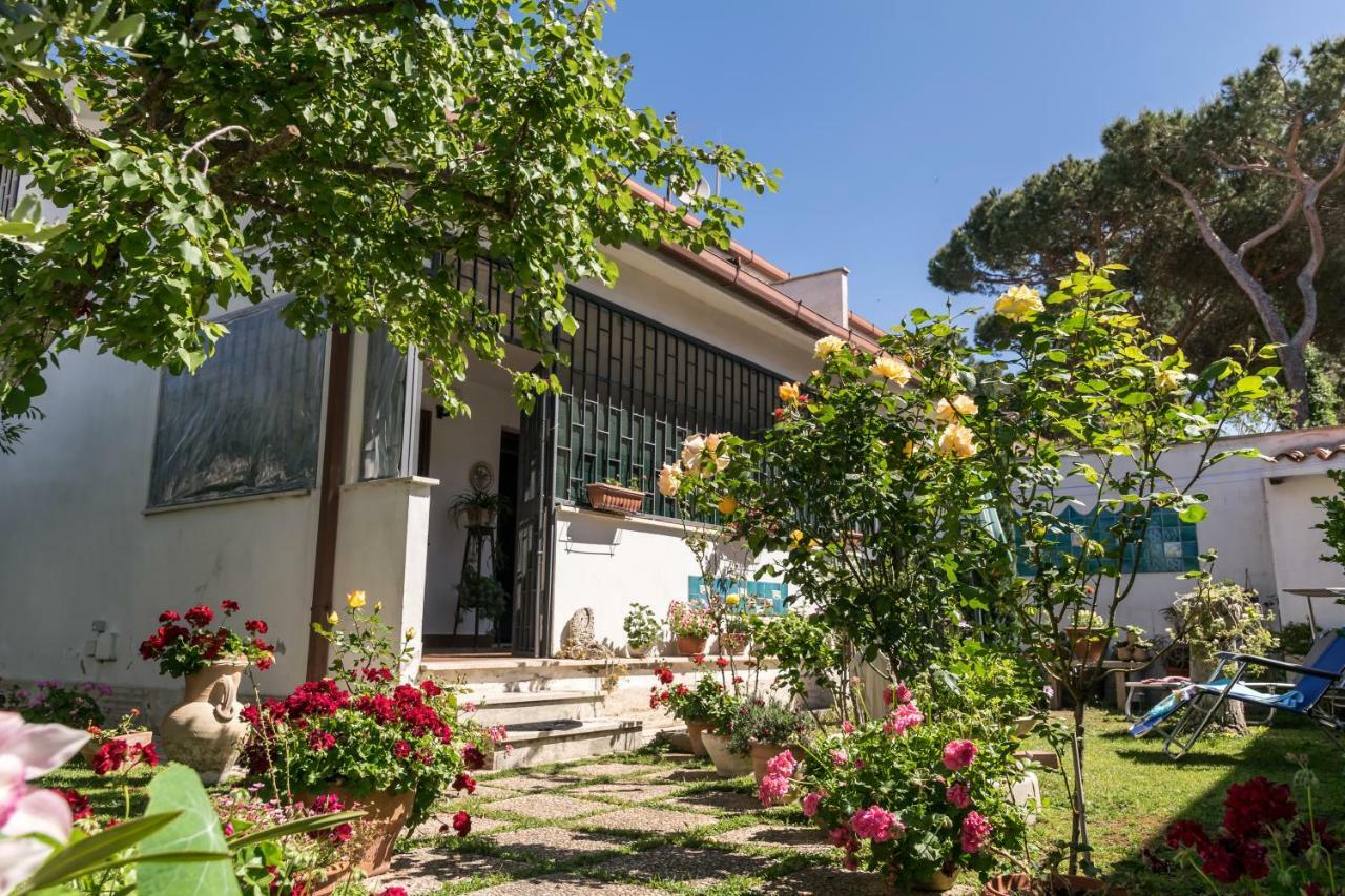 Alloggio Per Uso Turistico Vila Lido dei Pini Exterior foto