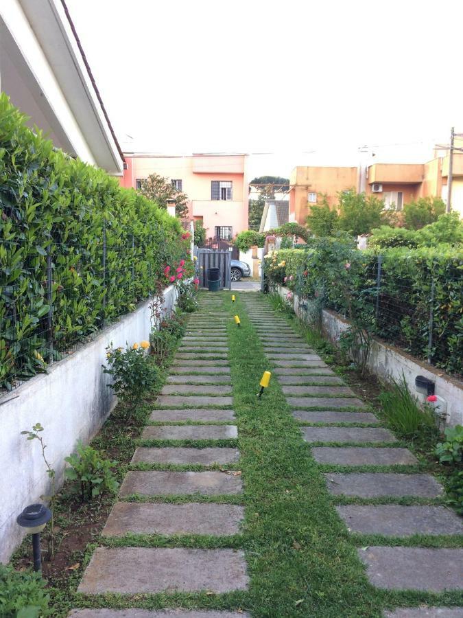 Alloggio Per Uso Turistico Vila Lido dei Pini Exterior foto